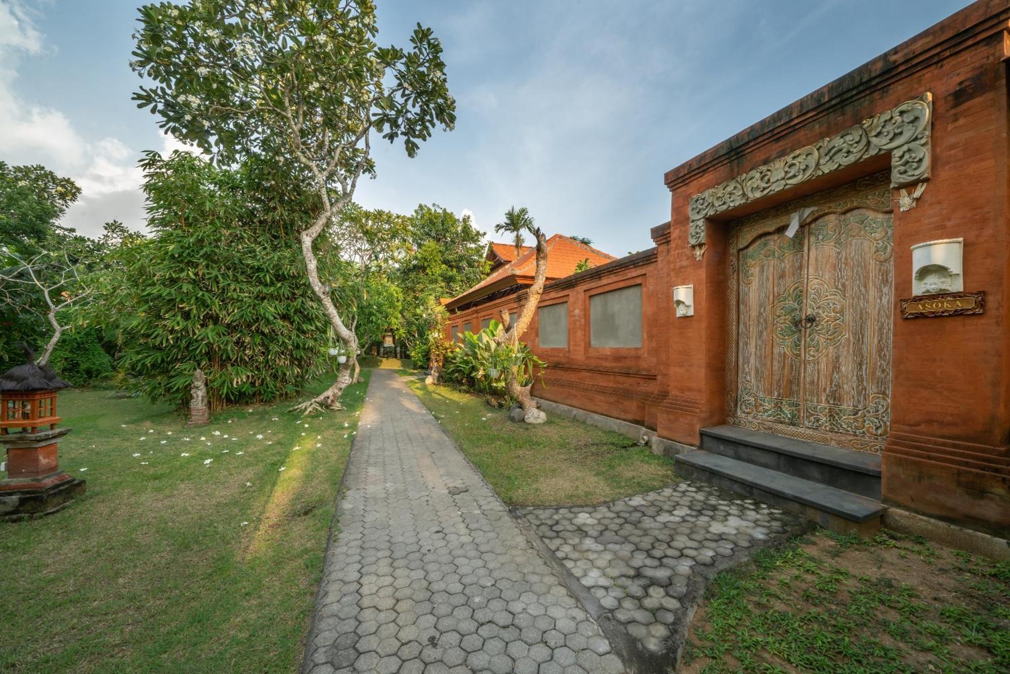 Three Brothers Bungalows & Villas Legian Eksteriør bilde